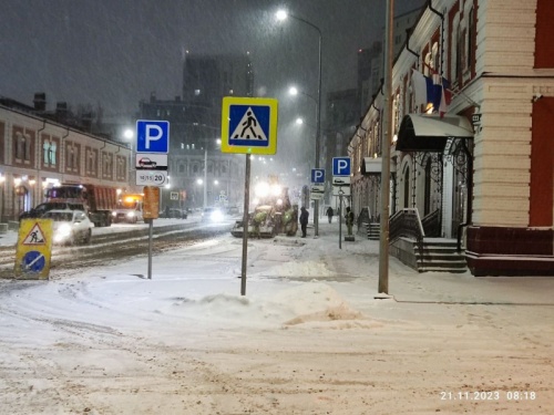 Во всех районах Перми подрядчики борются с последствиями снегопада
