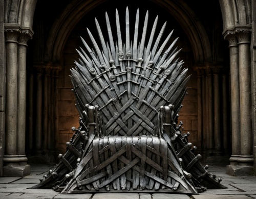 Трон из мечей: кузнец из Кунгура создал арт-объект по мотивам «Игры престолов»