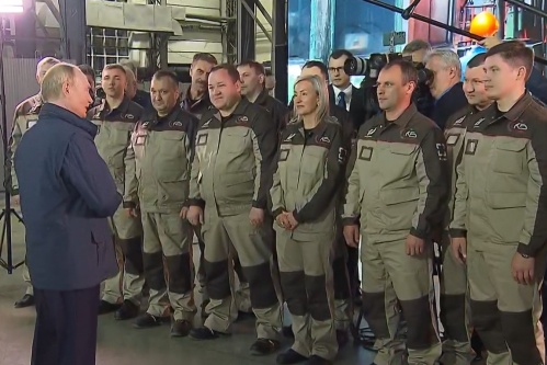 Старейший завод и новейшее оружие: Путин посетил сердце уральской оборонки