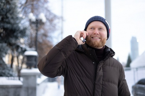Пермская молодёжь реже говорит, но чаще звонит первой: неожиданные тренды новогодней связи