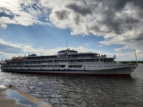 Ранние птицы и утренняя Кама: как встретить рассвет на воде с максимальной выгодой