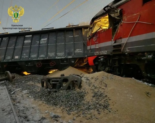 Ночной кошмар на Транссибе: под Пермью сошли с рельсов десять вагонов, прервано движение по главной магистрали страны