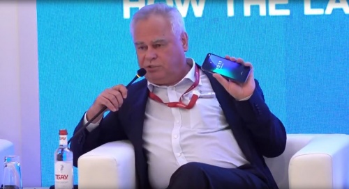 Касперский показал как выглядит телефон, взломать который нереально